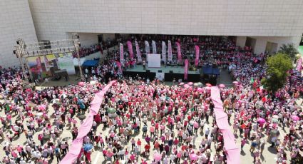 "Inunda" Marea Rosa Explanada del Museo de Historia Mexicana en Monterrey