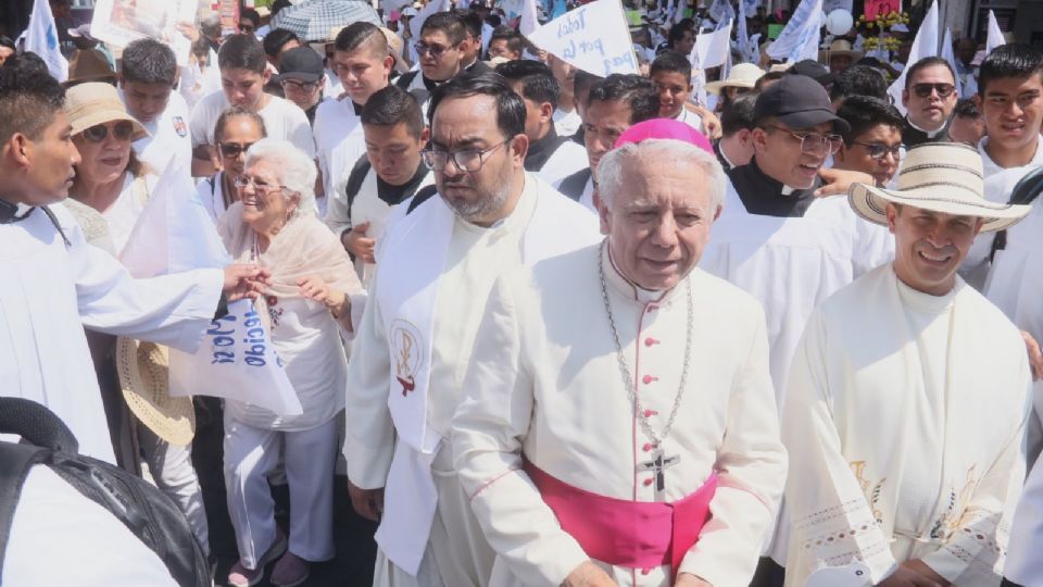 El también obispo de la diócesis de Cuernavaca, explicó que esta jornada de oración se tiene programada para el domingo 26 de mayo.