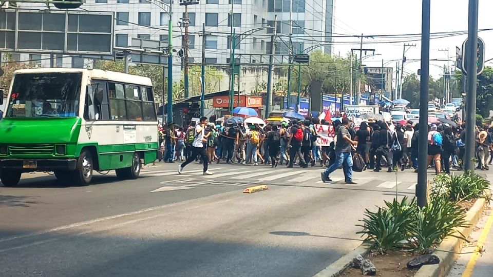 Estudiantes del CCH realizaron una manifestación.