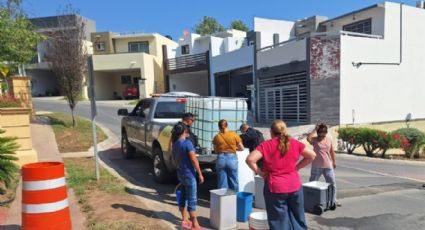 Llevan Policías agua a colonias en Santa Catarina