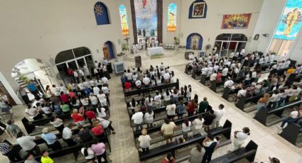 Familiares y comunidad realizan misa por fallecidos en evento de MC