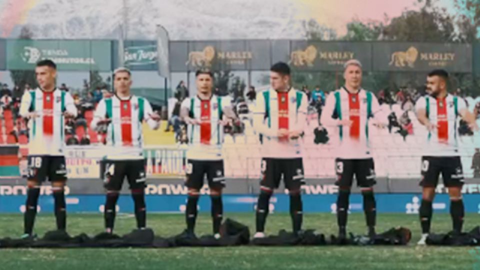 Futbolistas del CD Palestino realizan conmovedor gesto en homenaje a los niños muertos en Gaza.