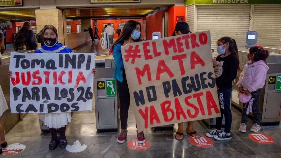 Foto de archivo: integrantes de la Comunidad Otomí en Rebeldía y Resistencia en la CDMX se manifestaron en la estación Zapata.