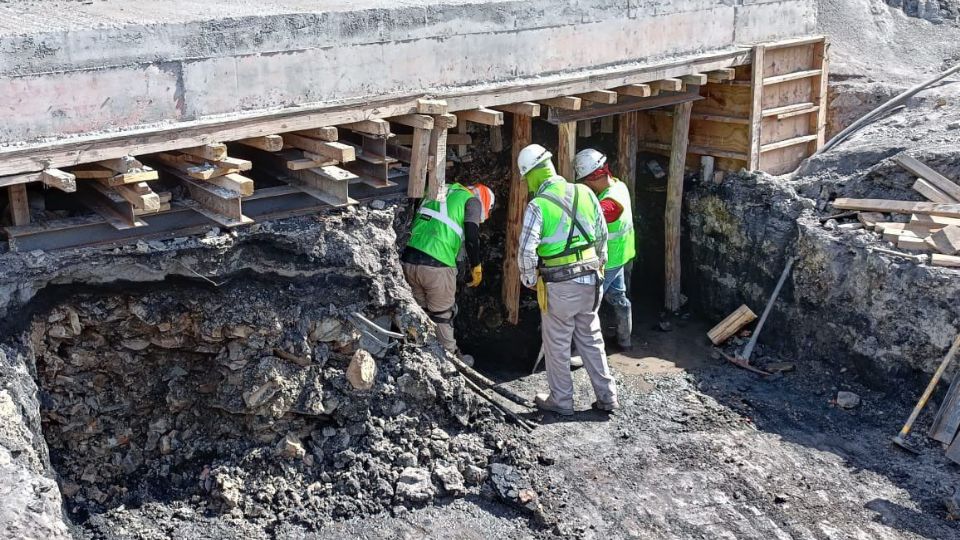 AMLO se comprometió con las familias de los mineros a realizar los trabajos necesarios para recuperar lo restos de sus familiares.