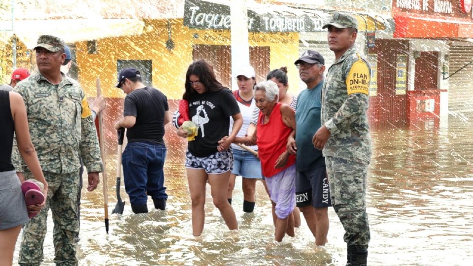 En Quintana Roo más de mil personas fueron evacuadas debido a las inundaciones.