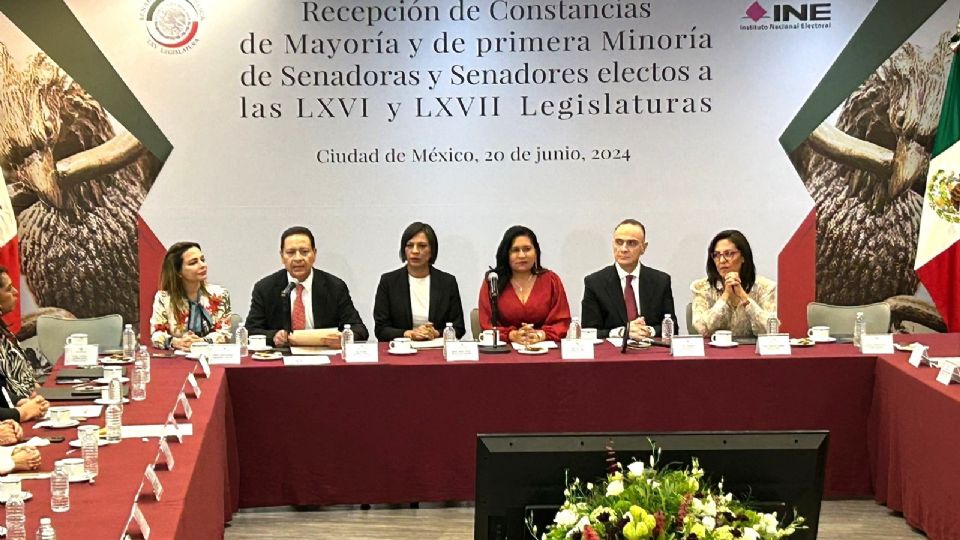 Al acto de entrega de las 96 constancias de los senadores electos no acudió la presidenta del INE, Guadalupe Taddei.