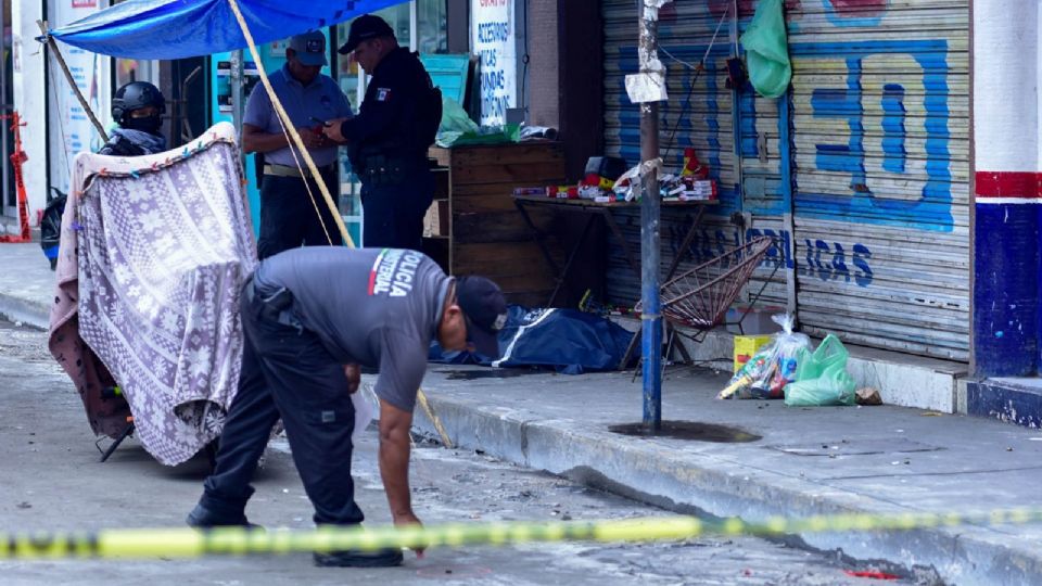 Un vendedor ambulante fue asesinado esta tarde en la calle Aquiles Serdán en el centro de Acapulco.