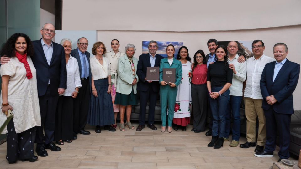 Claudia Sheinbaum, virtual presidenta de México, recibe los resultados de los ‘’Diálogos por la Transformación’’.