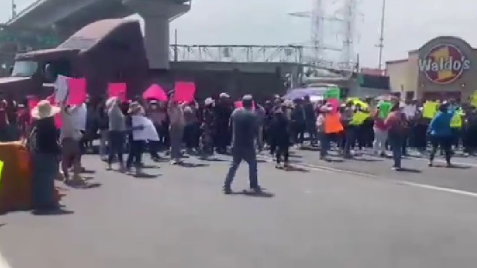 Simpatizantes de MC bloquean la México-Toluca.