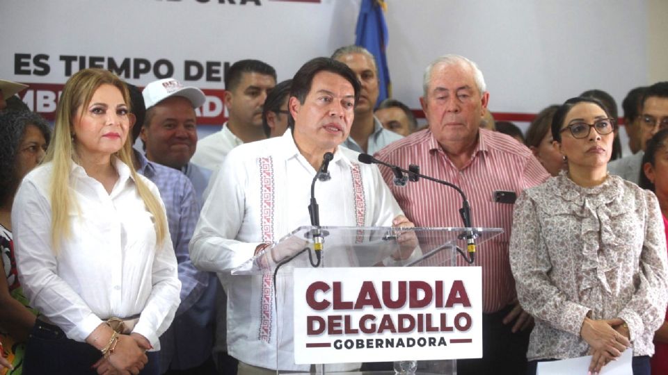 Claudia Delgadillo, candidata a la gubernatura del estado acompañada por Mario Delgado.