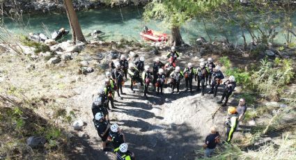 Protección Civil Nuevo León capacita a elementos en rescate en aguas rápidas