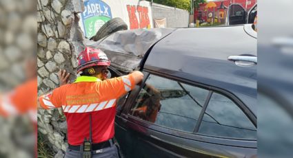 Pareja sobrevive tras violento accidente en la Carretera Nacional