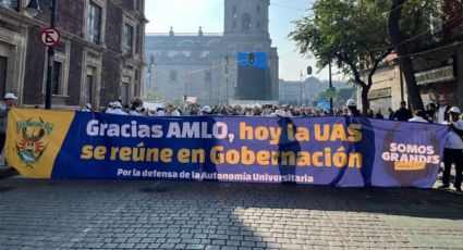 Estudiantes de la UAS realizan mitin en el Zócalo y logran refrendar su autonomía