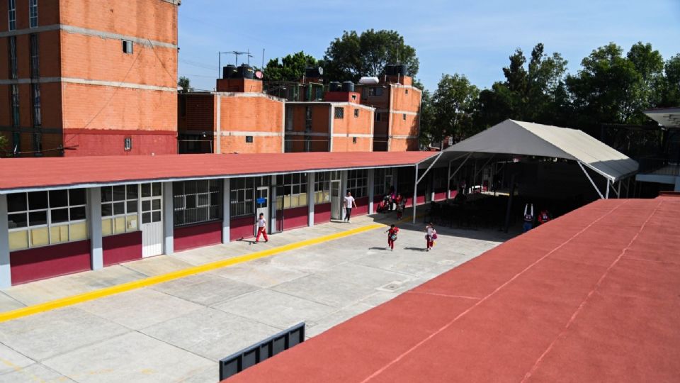 Registran más de 200 mil escuelas en riesgo de inseguridad.