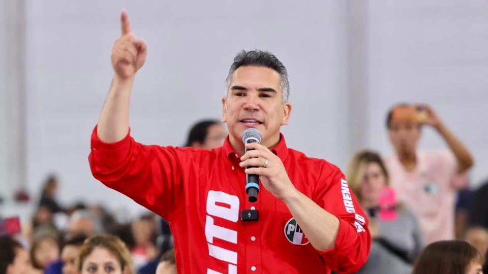 Alejandro Moreno busca reelegirse como dirigente nacional del PRI.