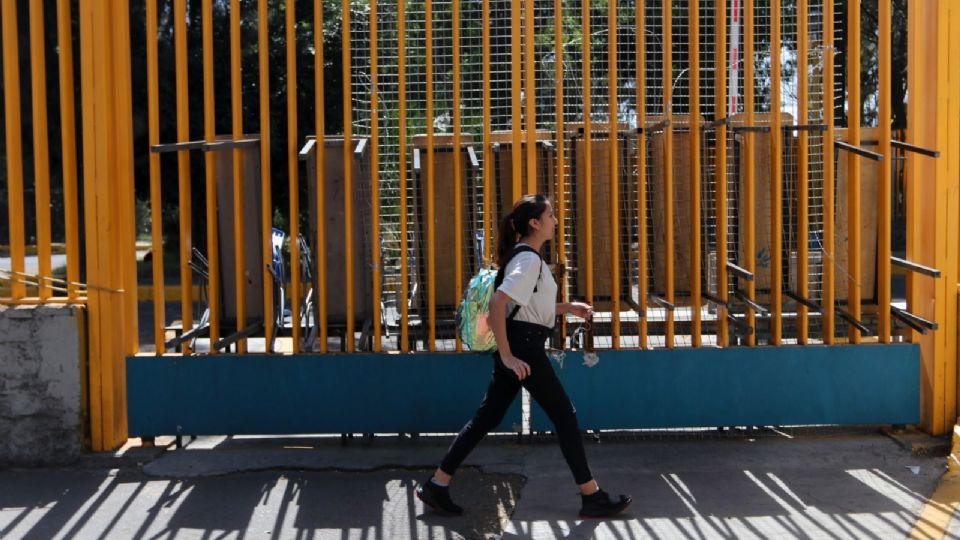 La instalación fue acordonada por el personal de seguridad y de protección civil.