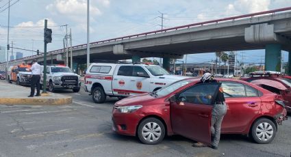 Conductor intenta ganarle el paso al tren y es impactado por locomotora en San Pedro