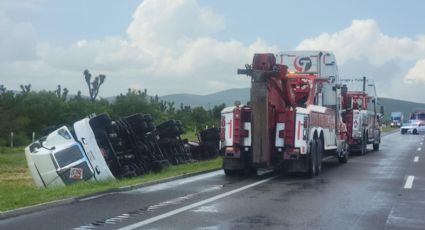 Volcadura de pipa ocasiona cierre de carretera a Laredo