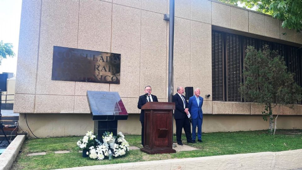 Rinden homenaje a víctimas de tiroteo en El Paso, Texas.