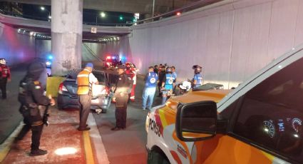 Mujer muere al impactar su carro contra muro en Rangel Frías