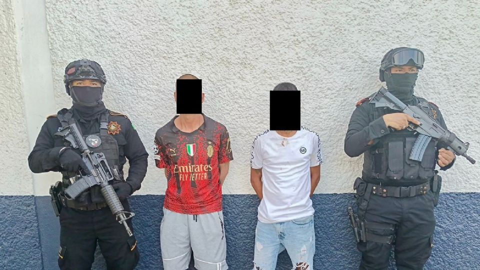 Detiene a dos hombres con armas de fuego y droga en Monterrey