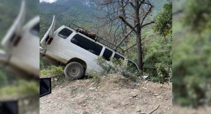 Camioneta se desbarranca rumbo a Matacanes