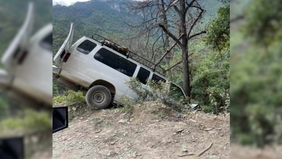 Camioneta se desbarranca rumbo a Matacanes