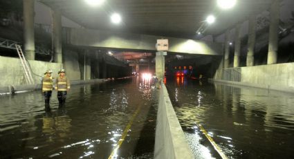 Inundado el bajo puente de Periférico y Reforma en ambos sentidos