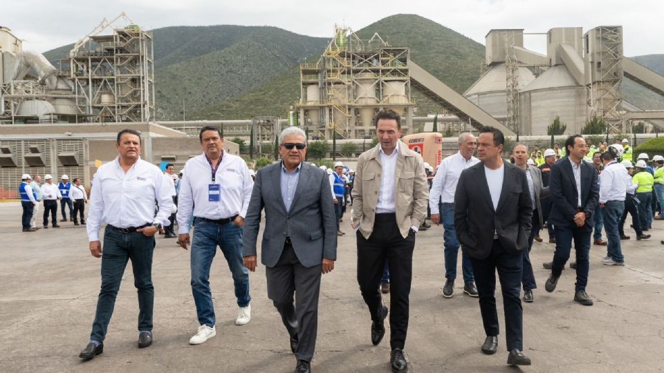 El evento contó con la participación de representantes de la industria cementera.