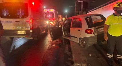 Pareja resulta herida tras accidente en Avenida Fidel Velázquez, en Monterrey