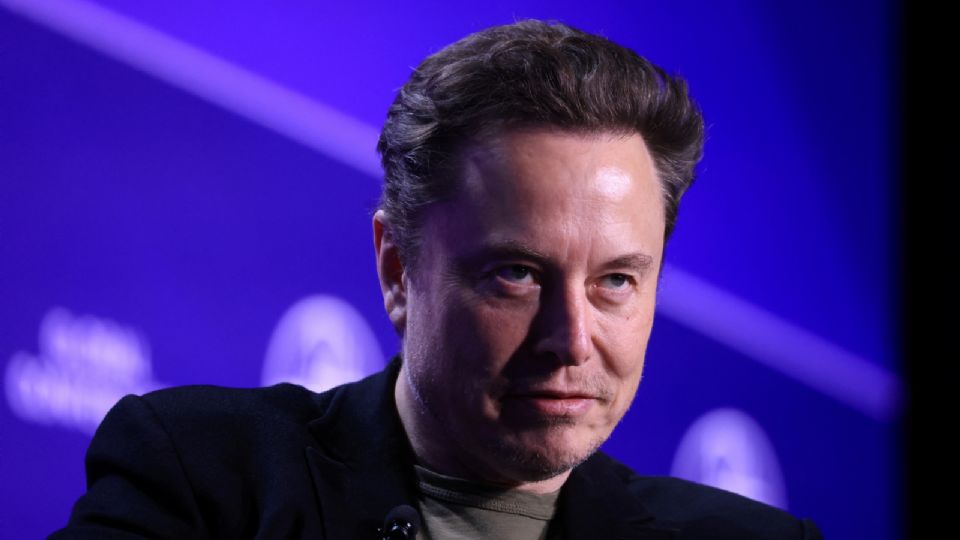 La red social X, propiedad de Elon Musk cerrará su oficina en Brasil para proteger a sus empleados.