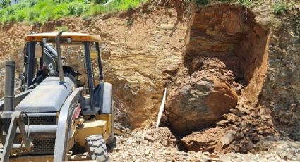 Obreros quedan atrapados en talud de cerro desgajado