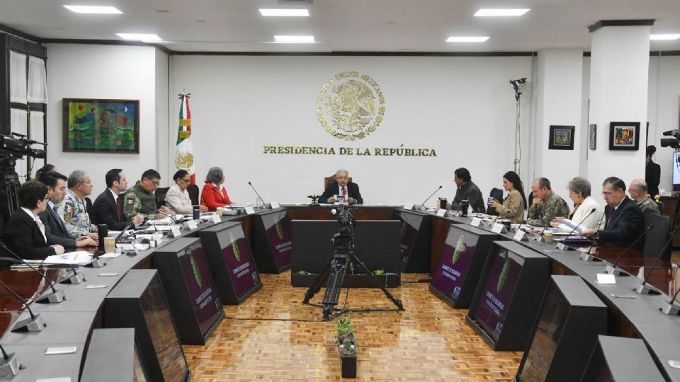 AMLO inició su reunión con el gabinete de seguridad y esta vez abrió las puertas a medios de comunicación.