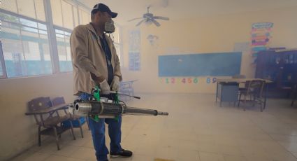 Intensifican fumigación en planteles educativos para combatir el dengue