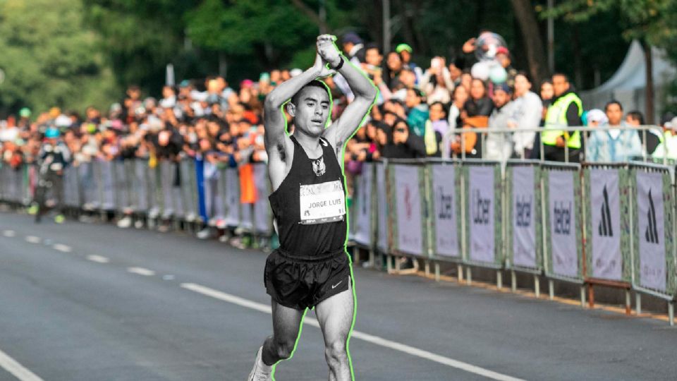 El Maratón CDMX 2024 dará inicio en Ciudad Universitaria en punto de las 6:00 de la mañana.