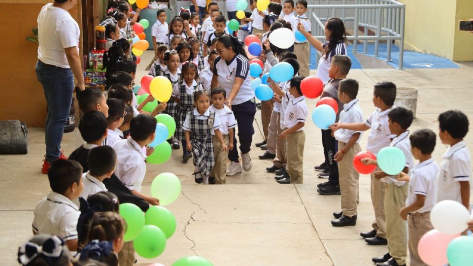 Este lunes millones de niños regresaron a clases.