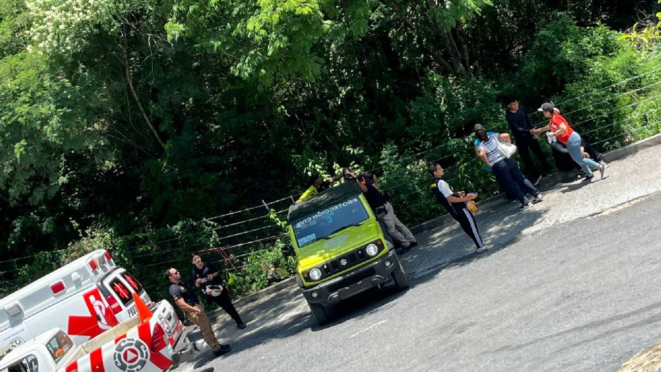 Autoridades estatales y municipales trabajan en coordinación para localizar al señor Abel Martínez Espinoza de 75 años, quien tiene cabello rubio y viste sudadera marrón, tenis rojos y pantalón deportivo.