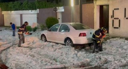 Granizada deja calles blancas con montículos de hielo en Colinas del Sur