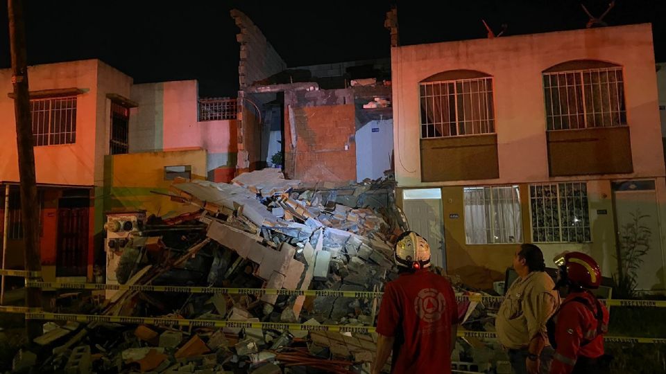 Se derrumba casa tras lluvias en la colonia Valle Real, hay dos lesionados