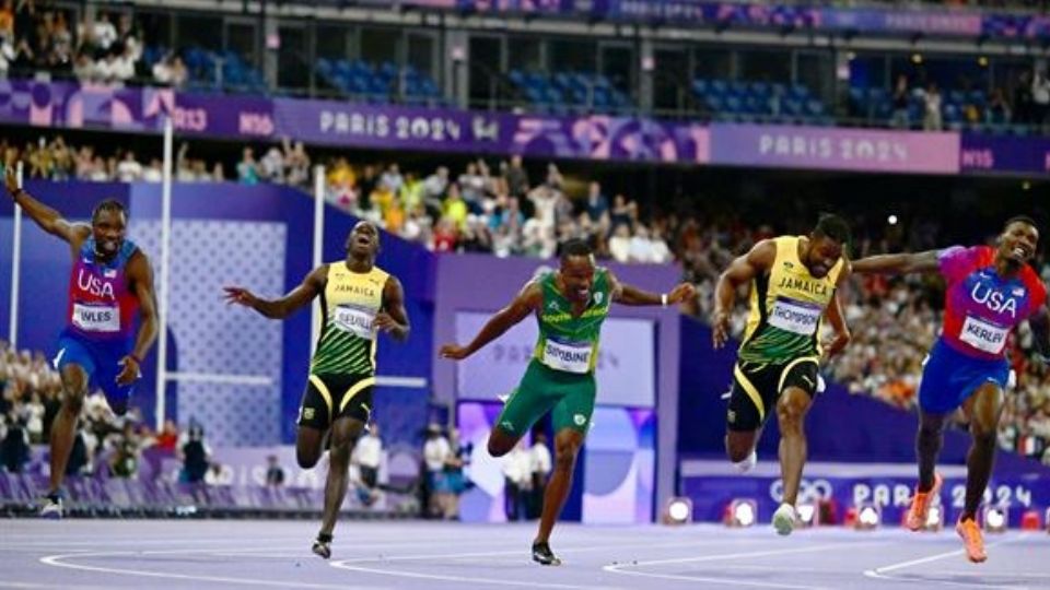 La final de los 100 metros planos en París 2024 fue de fotografía.