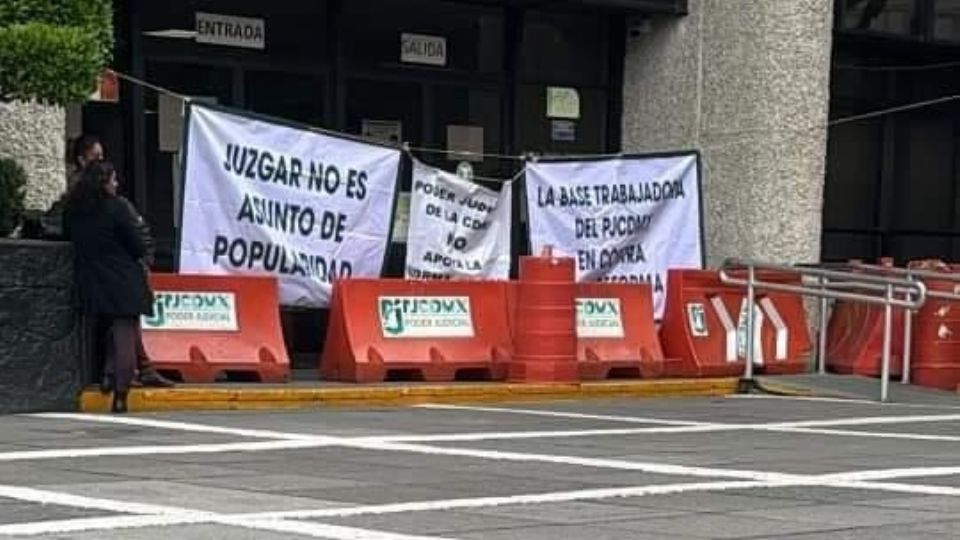 Instalaciones del TSJCDMX siguen cerradas por el paro en apoyo a trabajadores del Poder Judicial Federal.