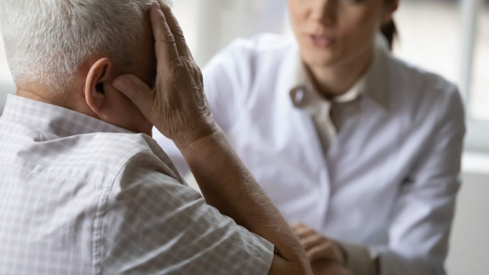 El acompañamiento y la ayuda del profesional de la salud mental, ayudarán a mantener una vida plena en la vejez.