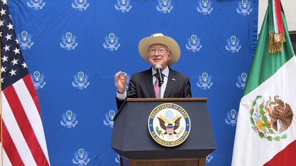 Ken Salazar, embajador de EU e México.