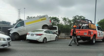 Carambola ocasiona caos vehicular en boulevard Miguel de la Madrid en Guadalupe