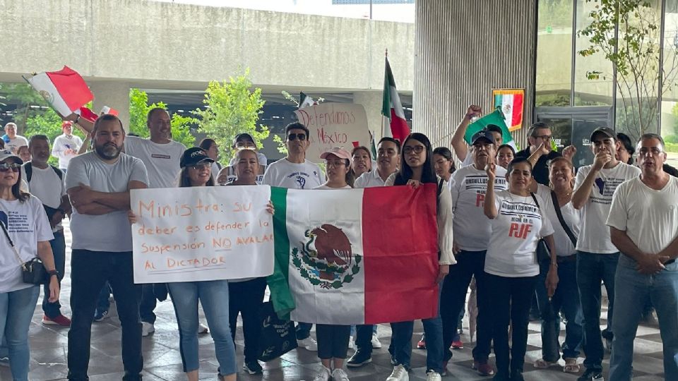 Hasta el momento, los trabajadores judiciales se encuentran esperando a la ministra Lorena Ortiz.