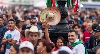 Monterrey celebra fiesta mexicana en la Macroplaza en medio de la lluvia