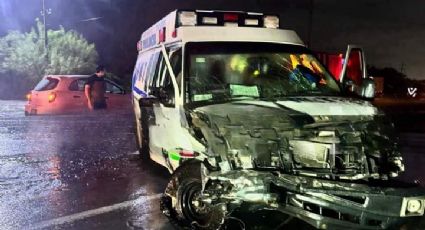 Choca con ambulancia y muere conductor ebrio en Ciénega de Flores