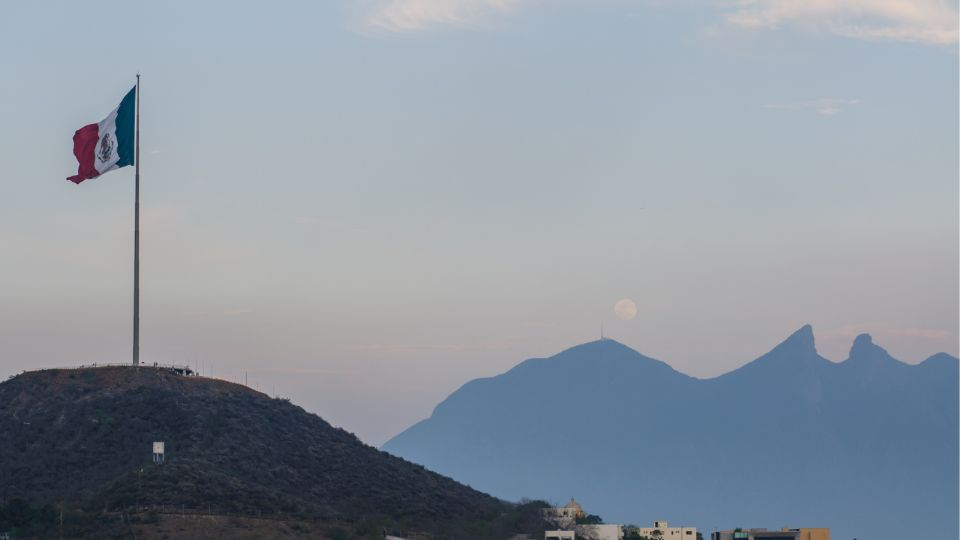 Amanece área metropolitana de Monterrey con buena calidad del aire tras festejo patrio