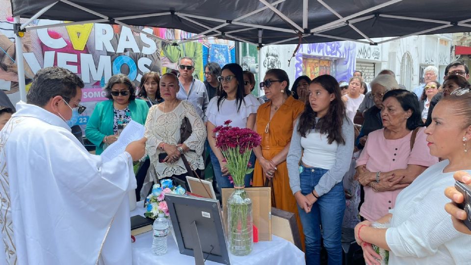 Familiares y amigos de las víctimas del derrumbe del edificio Álvaro Obregón 286 les rindieron homenaje.