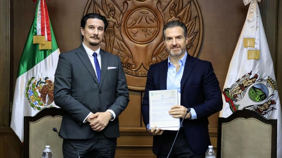 Adrián de la Garza ya ha gobernado en dos ocasiones el municipio de Monterrey y comenzará su tercer mandato el 30 de septiembre del 2024 al 29 de septiembre de 2027.